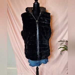 NY&Co Reversible Black Faux Fur Puffer Vest - XL - Like New